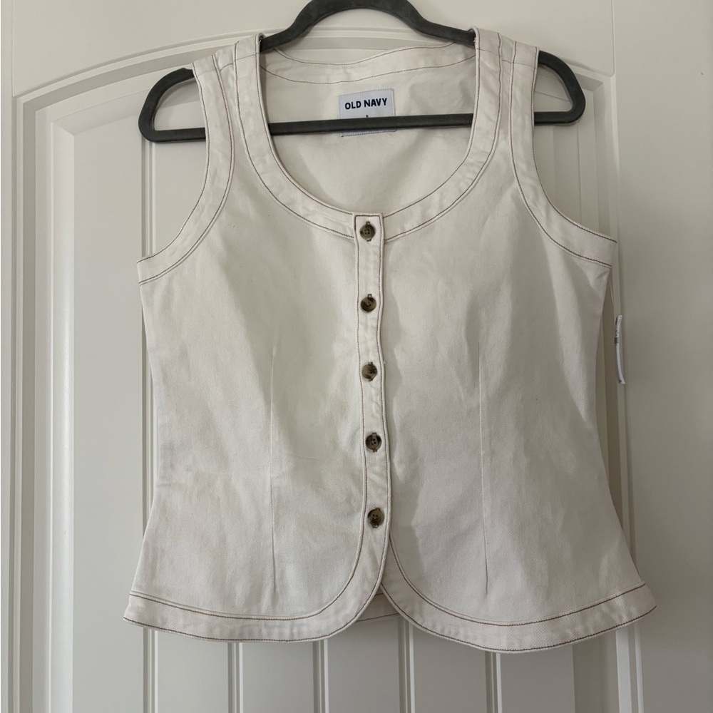 Old Navy NWT Cream Button-Front Sleeveless Vest